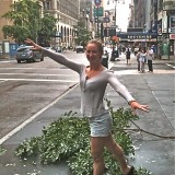 Arabesque à terre in the eye of a storm